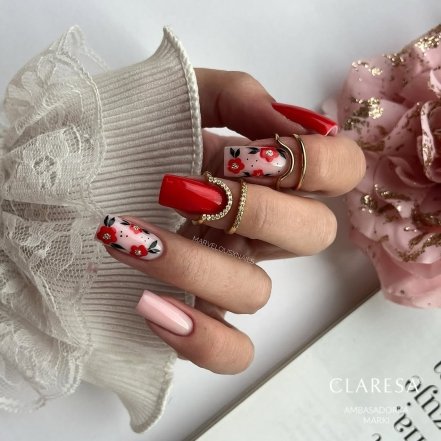 Стильний манікюр на весну