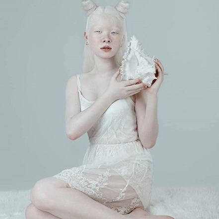 Неземные! Сестры-альбиносы из Казахстана стали востребованными моделями (ФОТО) - фото №3