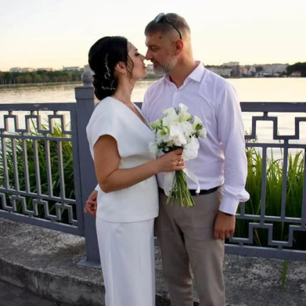 Михаил Дианов с любимой Мирославой на свадьбе