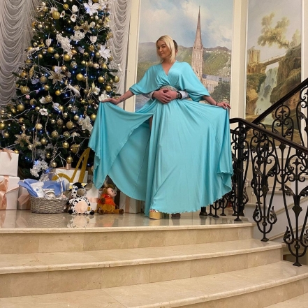 Анастасия Волочкова станцевала в бикини на морозе под песню "Потапа и Насти" (ВИДЕО) - фото №2
