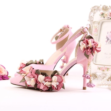 Розовые босоножки с цветами на каблуке, фото
