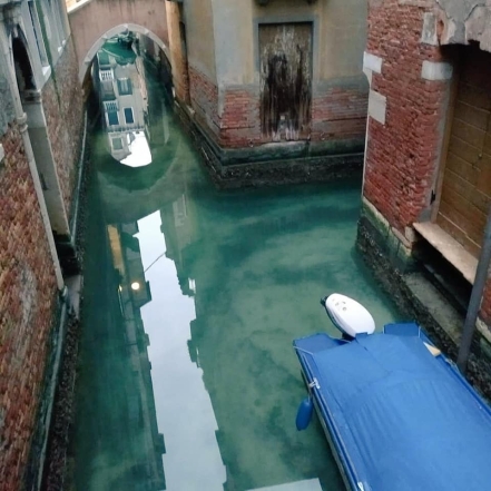 венеция прозрачная вода