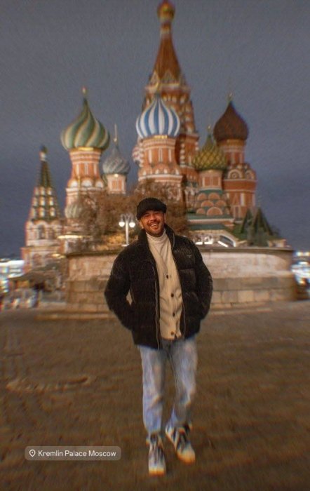 Кто из известных турецких актеров молчит о войне и работает в россии