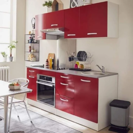 Эффектна и богата: дизайнеры показали, какой может быть красная кухня (ФОТО) - фото №1