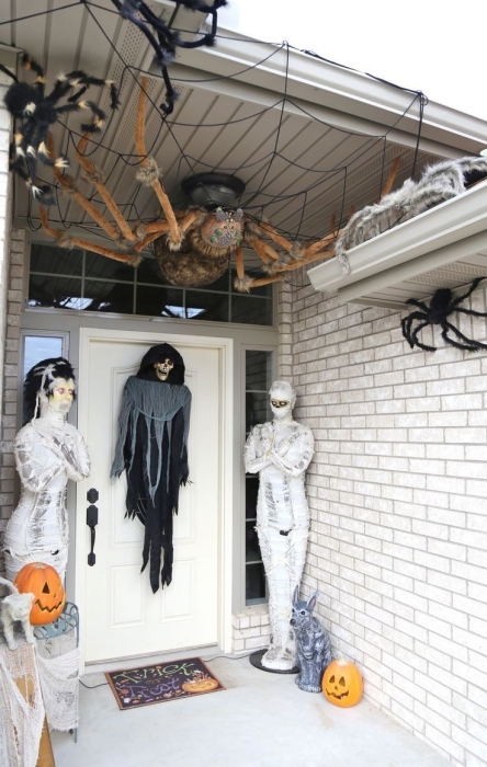 Самые страшные двери и окна: украшаем дом к Хэллоуину 2023 (ФОТО) - фото №6