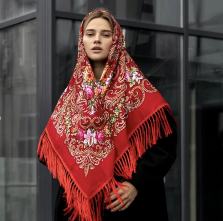 День украинского платка: как и с чем носить этот аксессуар, чтобы выглядеть стильно (ФОТО) - фото №1