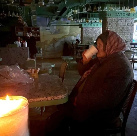 "Позорище Киева" — из кафе "Хлебный" хотели выгнать бабушку, которая просила стакан воды: детали истории - фото №1