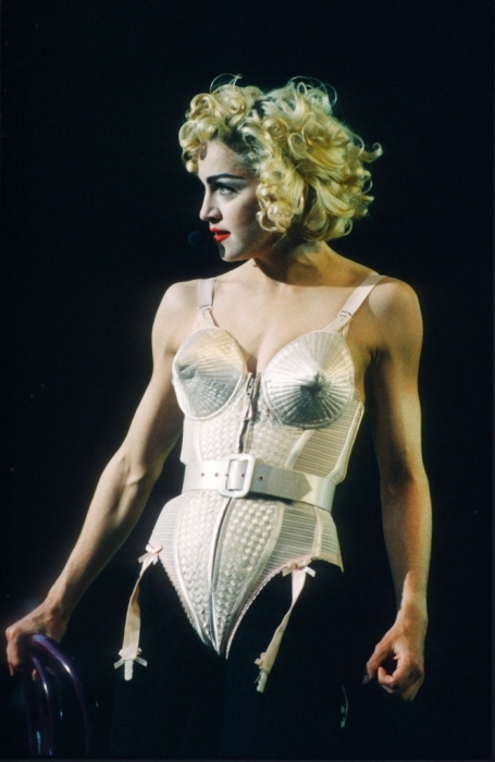 Не тільки королева поп-музики: найкультовіші образи 65-річної Мадонни за всю її кар'єру - фото №3
