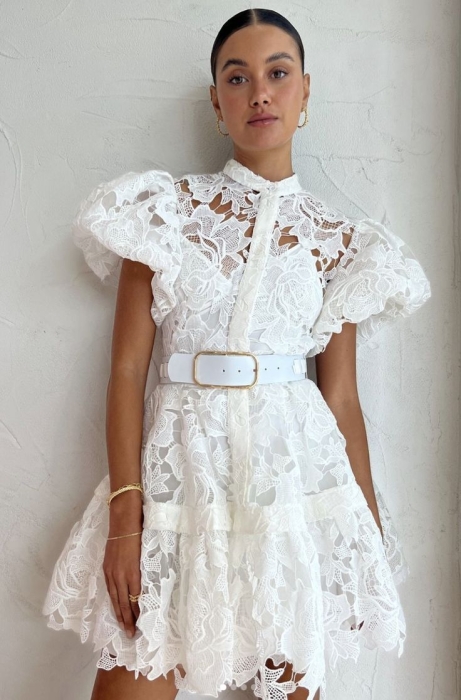 Біла сукня в мереживо, фото