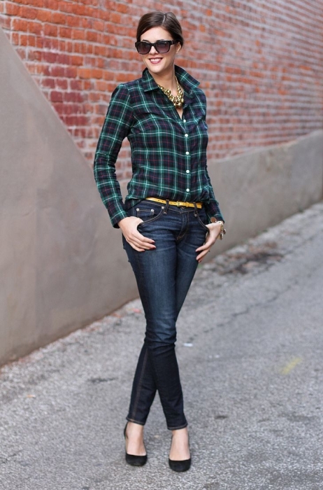 Всегда в моде: 5 стильных сочетаний с джинсами для женщин любого возраста (ФОТО) - фото №7