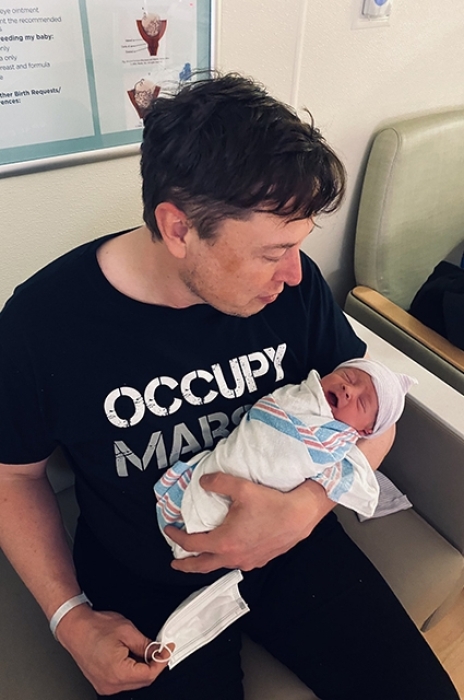 Илон Маск показал новое фото с двухмесячным сыном - фото №2