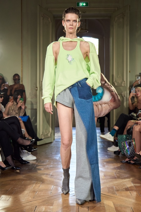 Новая коллекция Андре Тана, посвященная женскому лону, стала сенсацией на Неделе моды в Париже - фото №9