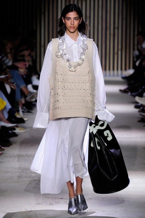 Модные образы в белом цвете.