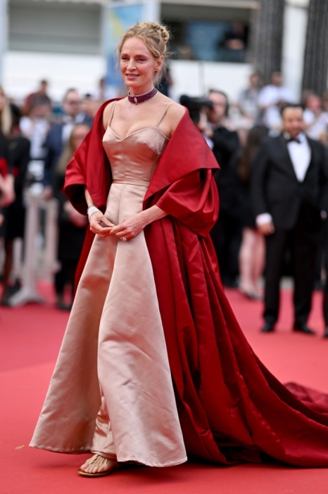 Червоні сукні — безумовний тренд! Найкрасивіші образи зірок на Каннському кінофестивалі 2023 (ФОТО) - фото №9