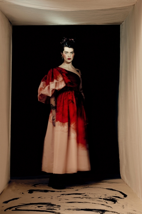 Кровавая мода: Alexander McQueen представили новую коллекцию (ФОТО) - фото №2