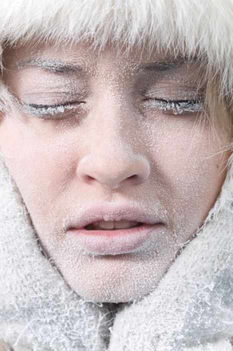 Бережем красоту: 5 эффективных beauty-средств, которые спасут кожу от ветра и мороза - фото №1
