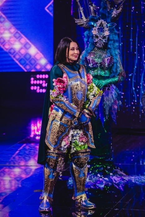 Рыцарь сердец: Наталья Мосейчук спела на сцене шоу "Маскарад" (ВИДЕО) - фото №3