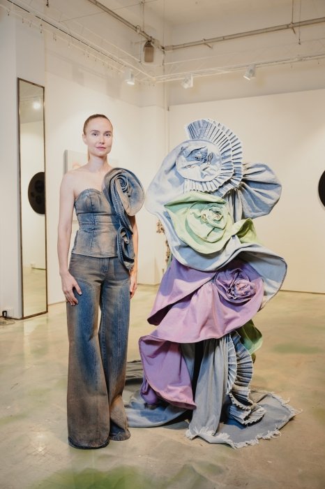 Надя Дзяк на Неделе моды в Милане.