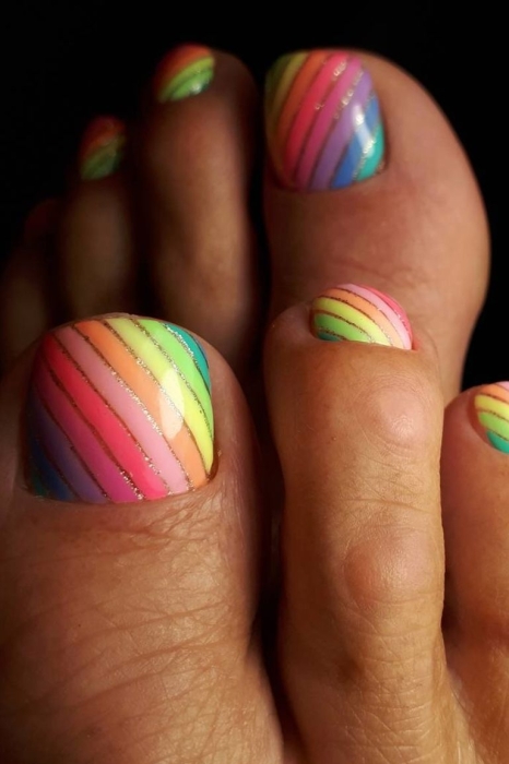 Зимний педикюр 2023: модные дизайны ногтей, которые стоит повторить (ФОТО) - фото №7