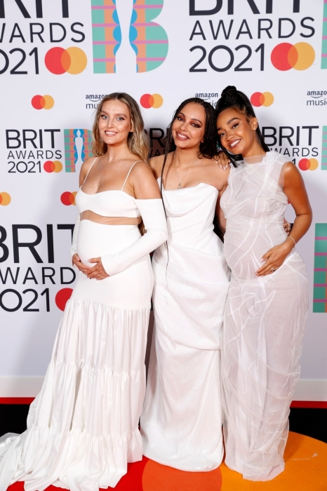 Самые яркие образы звезд на красной дорожке BRIT Awards 2021 (ФОТО) - фото №2