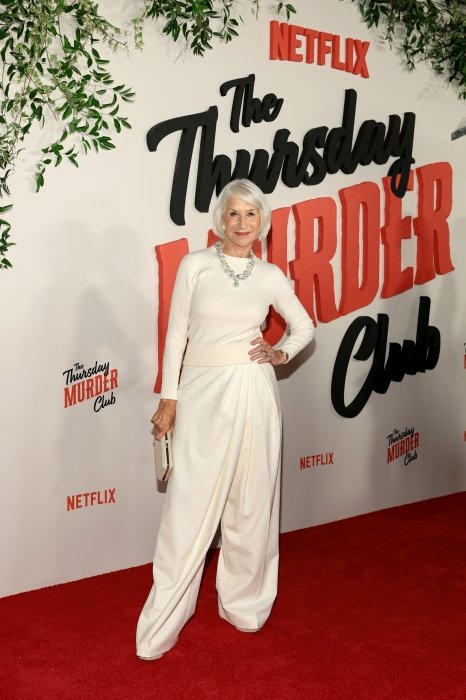 Гелен Міррен показала, з чим носити вбрання кольору слонової кістки