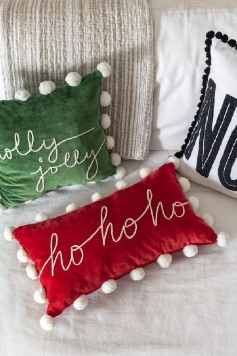 По-новогоднему мягко: модные праздничные подушки для вашего интерьера (ФОТО) - фото №14
