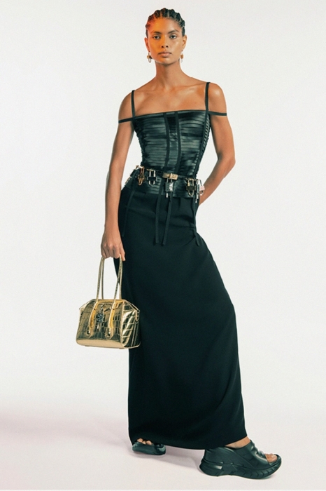Дебют Мэтью Уильямса и пример безупречного стиля. Почему все обсуждают новую коллекцию Givenchy (ФОТО) - фото №6