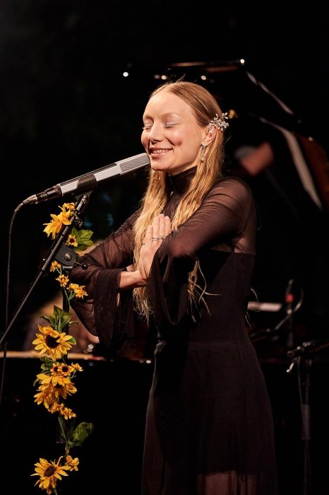 Виктория Лелека на сцене, фото