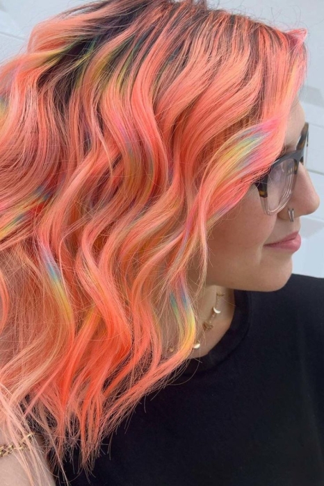 Персиковые волосы с оттенками радуги, фото