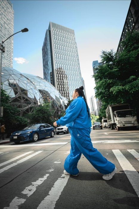 alyona alyona позує в Америці у вбранні, що викликало бурю компліментів