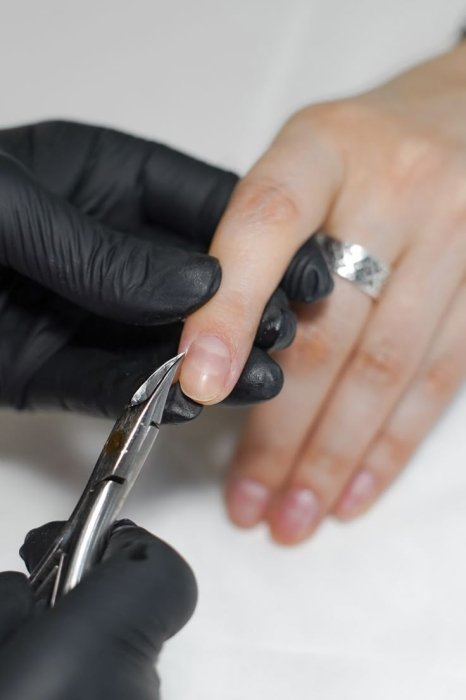 Как обрезать кутикулу кусачками, мастер-класс