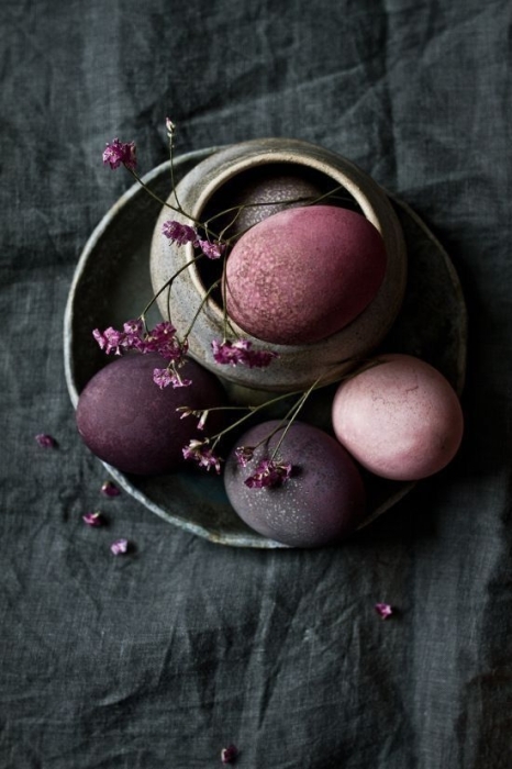 Як пофарбувати яйця у темний колір