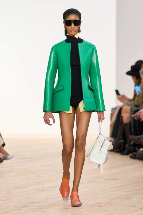 Модні речі на весну 2026 - фото