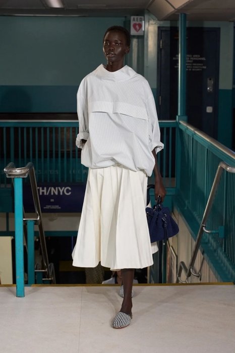 Модные образы в белом цвете.