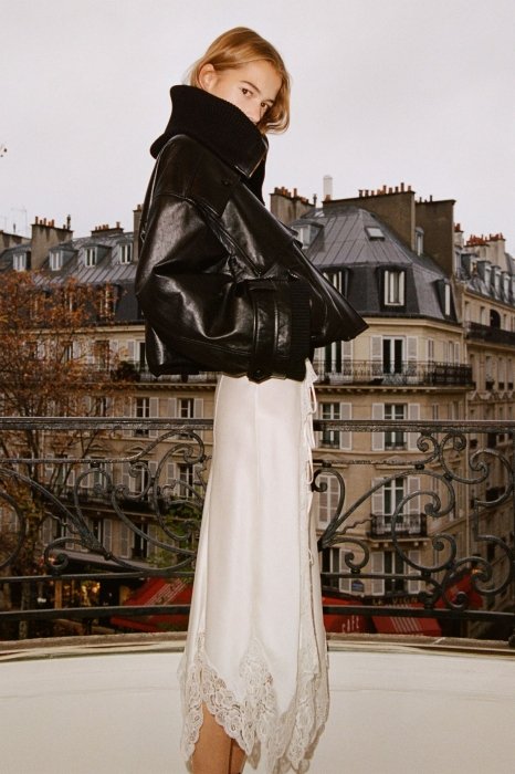 Модная кожаная куртка на осень.