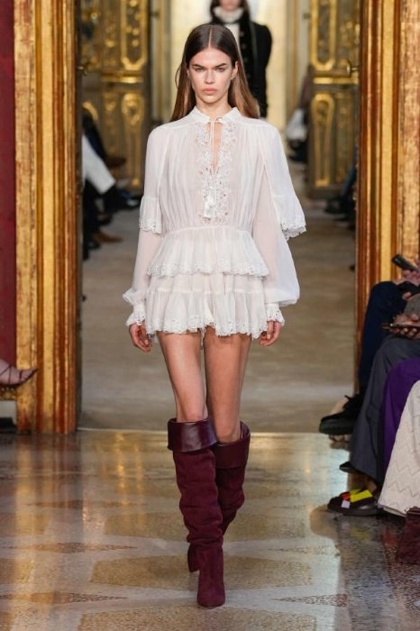 Стилистка назвала самые трендовые платья на осень-2025