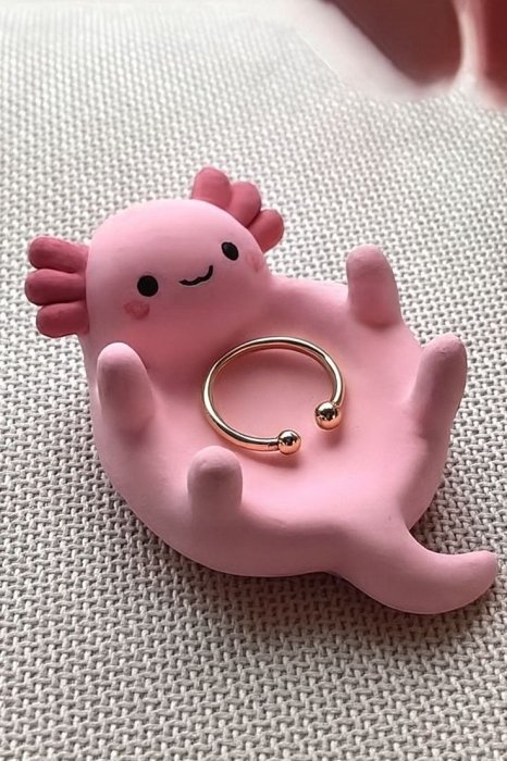 Аксолотль из холодного фарфора