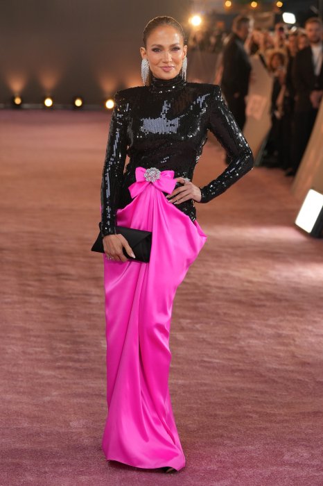 Джей Ло на премьере фильма "Офисный роман" в Лондоне.