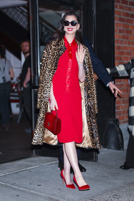 Енн Гетевей — модне пальто з леопардовим принтом 2026