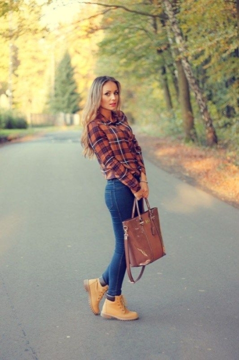 Всегда в моде: 5 стильных сочетаний с джинсами для женщин любого возраста (ФОТО) - фото №8