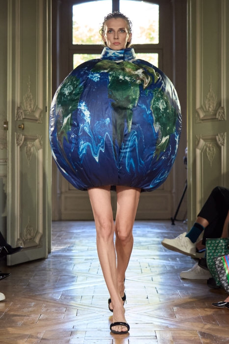 Нова колекція Андре Тана, присвячена жіночому лону, стала сенсацією на Тижні моди у Парижі - фото №11