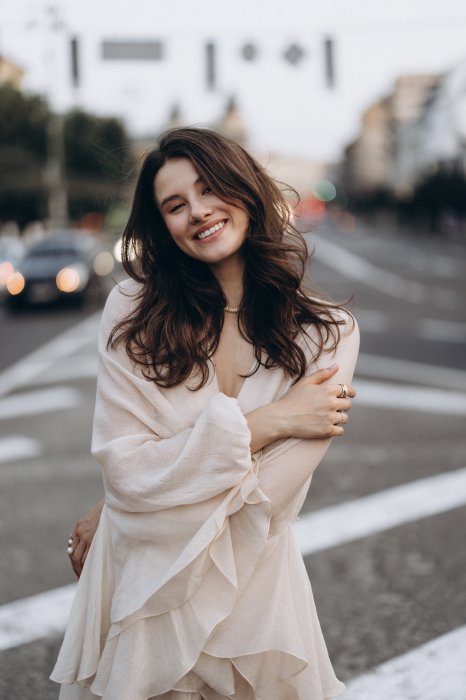 Анастасия Иванюк — большое интервью о секретах красоты, уходе за кожей и актерстве.