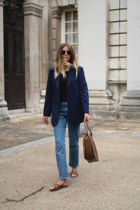 Прямые джинсы - главный тренд 2023 года: с чем их комбинировать, чтобы было стильно - фото №4