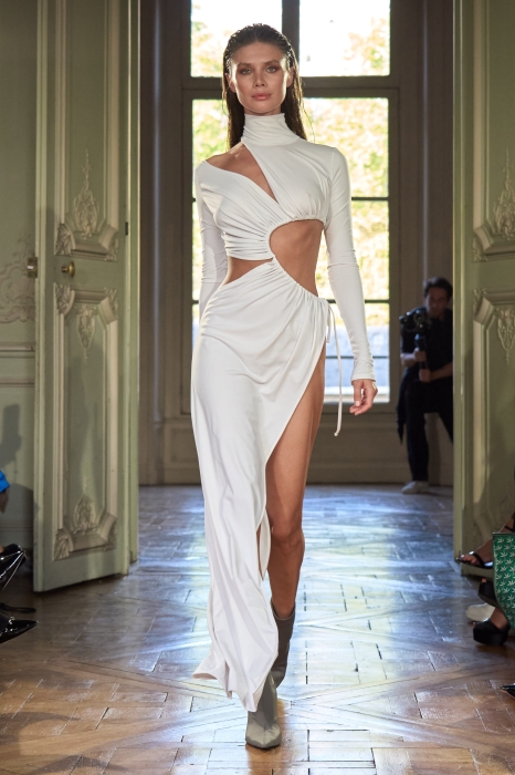 Нова колекція Андре Тана, присвячена жіночому лону, стала сенсацією на Тижні моди у Парижі - фото №2
