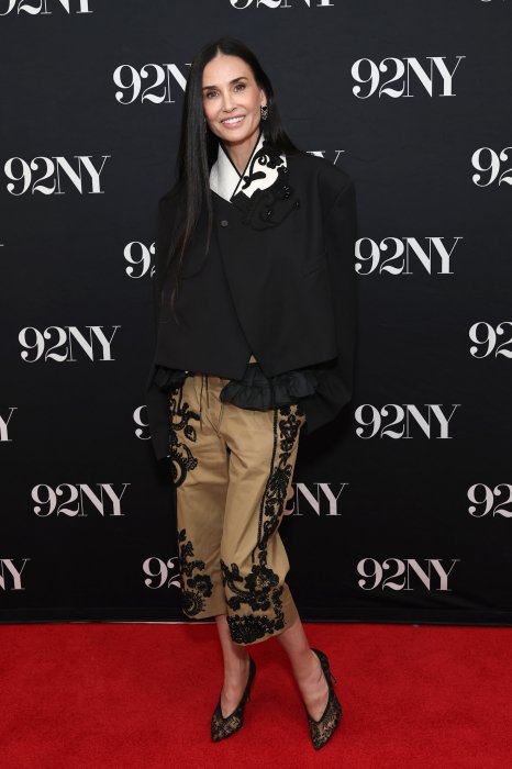 Демі Мур — модні штани 2026