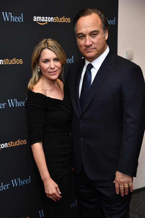 Джеймс Белуши и Дженнифер Слоун, фото