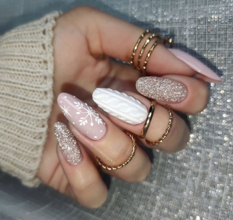 Белые, снежные ногти: стильный маникюр для зимы и Нового года (ФОТО) - фото №1