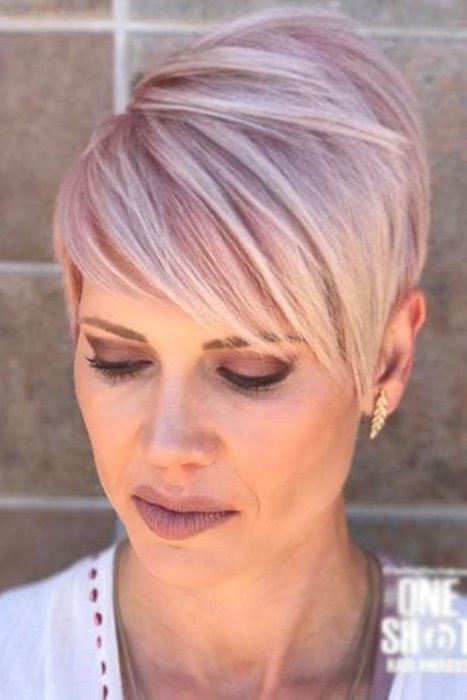 Рожевий колір волосся