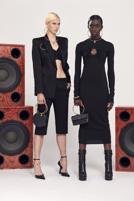 Брюки с низкой посадкой и змеиный принт: Versace представили новую круизную коллекцию (ФОТО) - фото №8