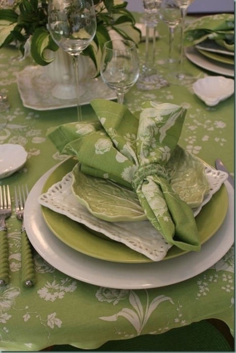 Сервировка в зеленых оттенках: акцент на деталях и самодельная салфетка (ФОТО) - фото №2